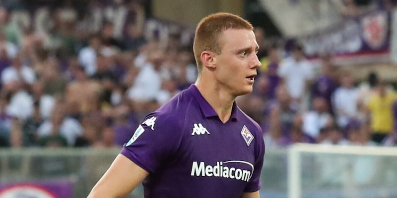 Gudmundsson al debutto con la Fiorentina: problemi fisici e giudiziari alle spalle