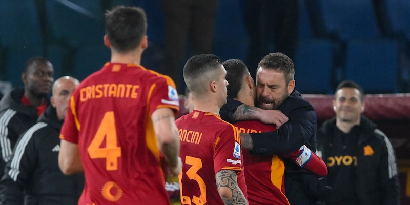 Shock, scuse e lacrime per l'esonero di De Rossi. Da Pellegrini a Mancini, le reazioni a Trigoria