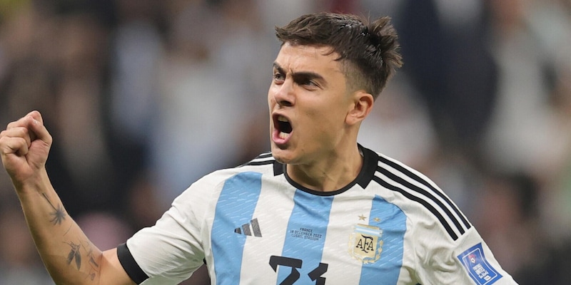 Dybala con l'Argentina: "Felice di essere tornato a casa", e Oriana risponde...