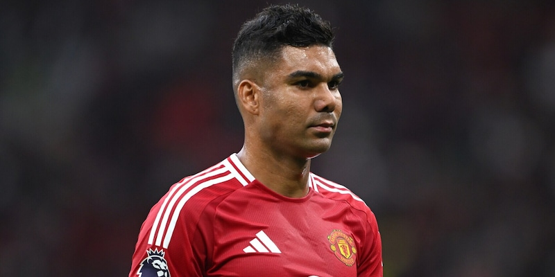 Casemiro, errori e critiche: la reazione social della moglie fa discutere