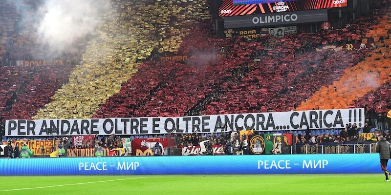 Roma, la Curva Sud spiega i motivi della protesta: le frasi durissime contro società e giocatori