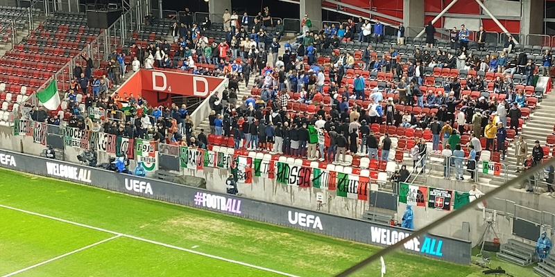 Italia, il duro gesto dei tifosi azzurri durante l'inno di Israele