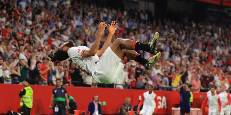 Liga, il Siviglia festeggia nel finale. Osasuna imbattuto a Valencia