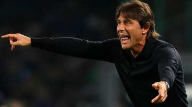 Conte: "Stiamo ricostruendo il Napoli, una partita a settimana aiuta"