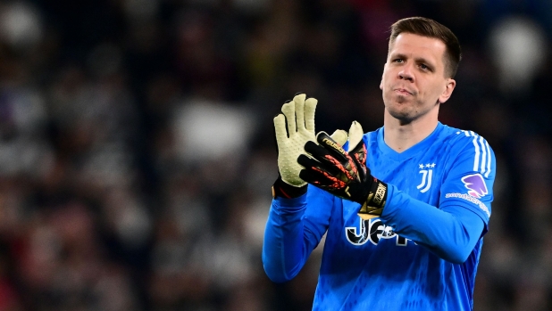 Juventus, l'omaggio a Szczesny: giro di campo prima del match contro il Napoli