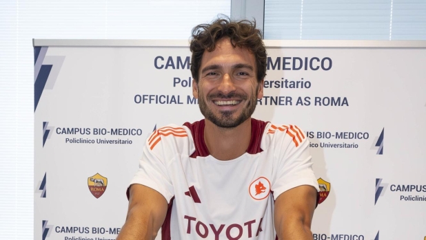 Hummels: "Sono cresciuto con la Roma di Totti e De Rossi. Due o tre settimane e sarò al 100%"