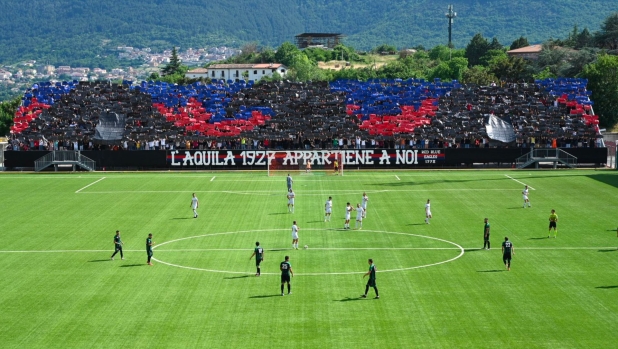 Il volo dell'Aquila, la "squadra della gente" che sogna la Serie B