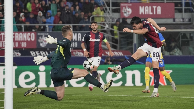 Skorupski para un rigore, Fabbian spreca il jolly: Bologna, l'esordio in Champions è da 0-0