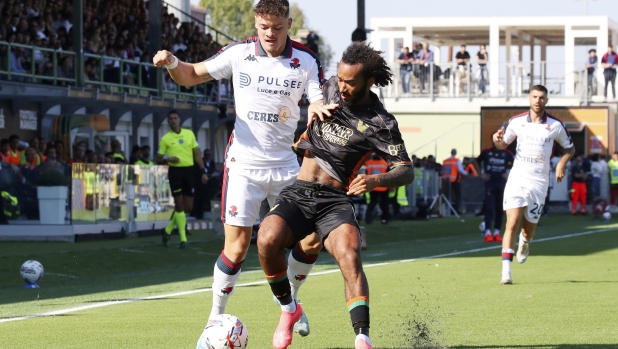 LIVE Venezia-Genoa 0-0, Vitinha cade in area ma il var annulla il rigore