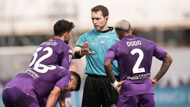 Le pagelle degli arbitri: Doveri 5, troppo buonista. Marcenaro 5,5: a Firenze ok i due rigori, ma...