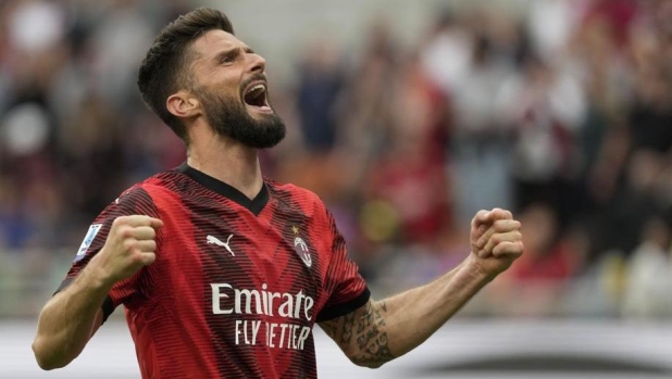 Giroud, cuore rossonero: esulta sui social per la vittoria nel derby