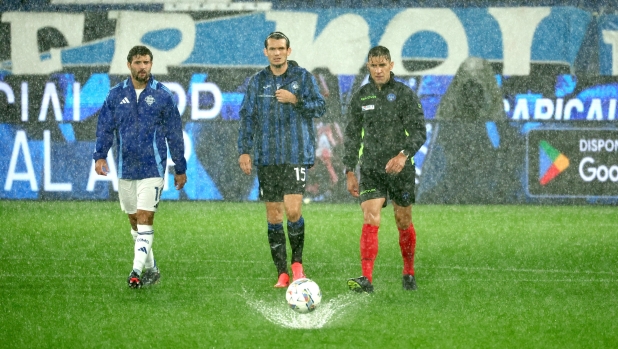 Diluvio a Bergamo: Atalanta-Como prima slitta di un'ora, poi è rinviata a domani alle 20.45