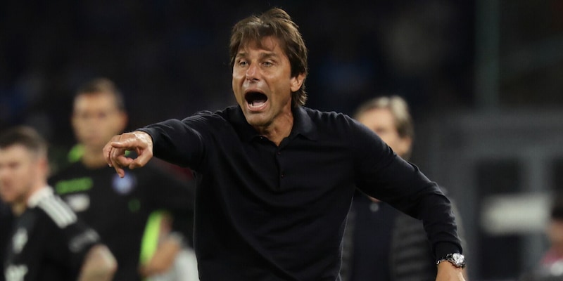 La mossa tattica di Conte che ha trasformato il Napoli con il 4-2-4