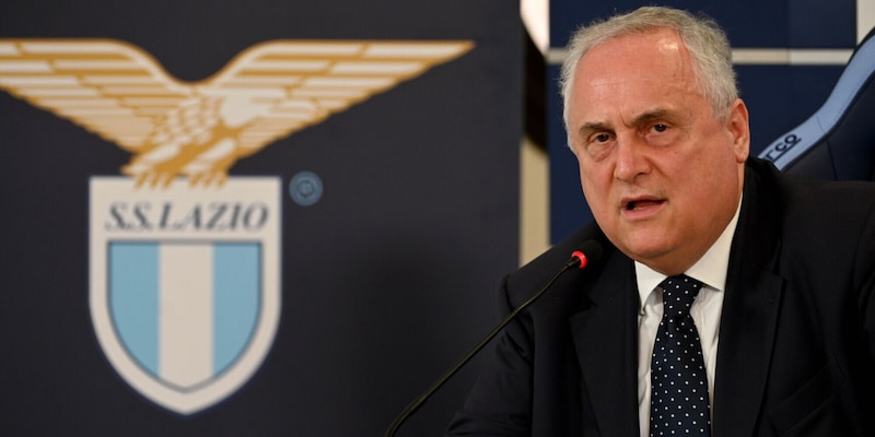 Emozione Lotito, ricorda Maestrelli e si commuove sul palco: "Un pezzo di storia della Lazio"