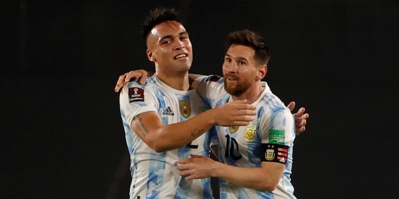 Messi esalta Lautaro per il Pallone d'Oro: "Lo merita più di tutti"