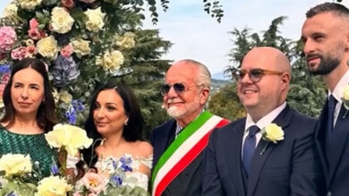 Una domenica qualunque: De Laurentiis officia un matrimonio, Brozovic testimone