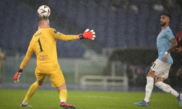 È Lazio show: 4-1 al Nizza sotto al diluvio. Pedro e Castellanos (doppietta) da urlo