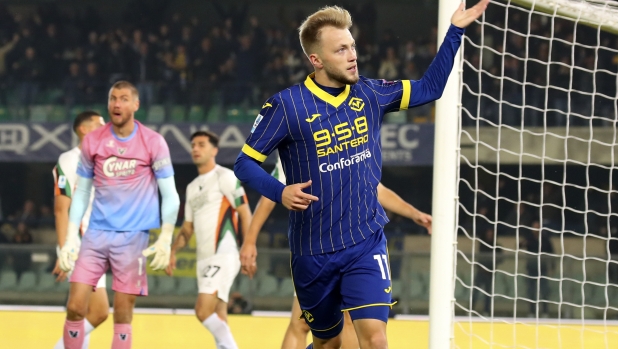 LIVE Verona-Venezia 1-1: Oristanio tira di sinistro, Magnani devia in angolo