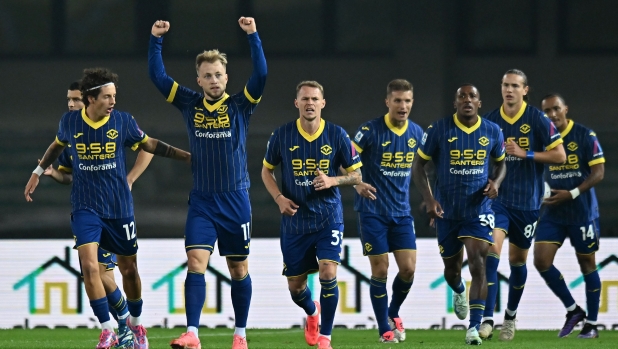 Non basta Oristanio dopo 2': il Verona ringrazia... Joronen e ribalta il Venezia 1 Non basta Oristanio dopo 2': il Verona ringrazia... Joronen e ribalta il Venezia