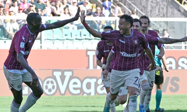 Il Catanzaro si salva al 90'. La Salernitana vince a Palermo. Pari tra Bari e Cremonese