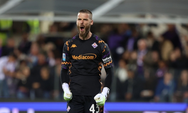 De Gea, un mostro sui rigori: prima qualifica la Fiorentina in Conference, poi ne para due al Milan