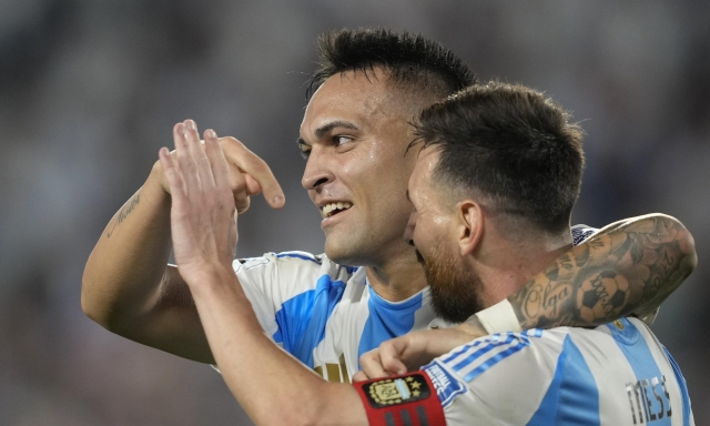 Messi incorona Lautaro: "Annata spettacolare, merita il Pallone d'oro più di chiunque altro"