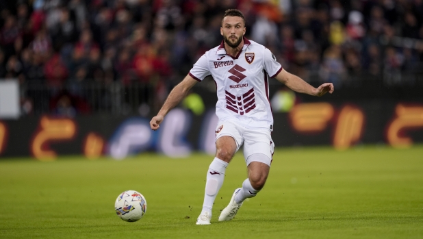 LIVE Cagliari-Torino 0-0: cross basso di Lazaro, grande anticipo di Mina su Adams