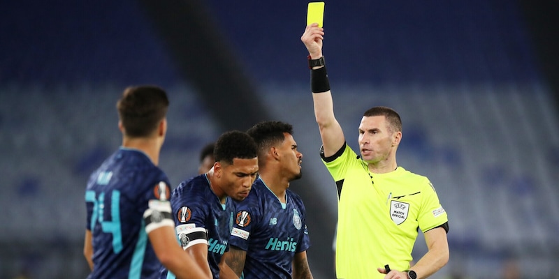 Moviola Lazio, l’arbitro Kabakov non brilla