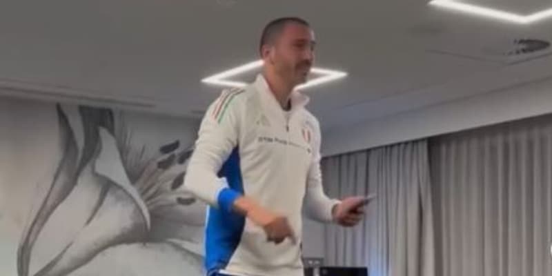 Bonucci, rito d'iniziazione con l'Italia under-20: "Per me inizia una nuova vita"