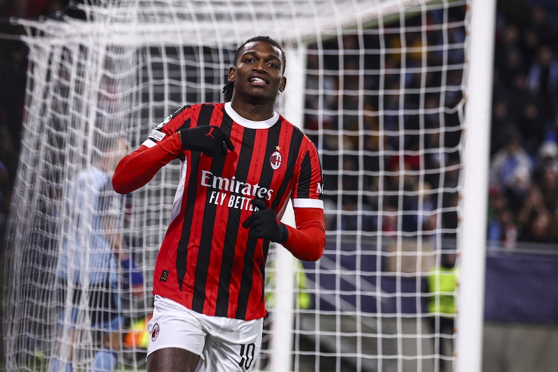 Leao sveglia il Milan, ma per andare avanti in Champions ci vuole un'altra difesa