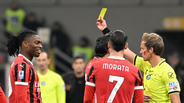 Le pagelle degli arbitri: Chiffi sufficiente in Milan-Juve. Massa tentenna: 5,5