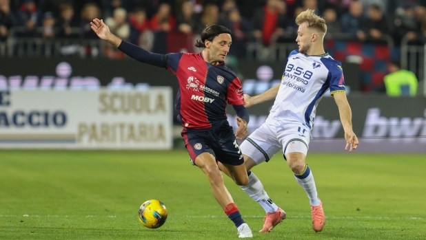 LIVE All'intervallo Cagliari-Verona 0-0: un'occasione per parte con Zappa e Tengstedt