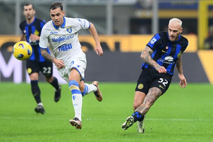 VIDEO Dimarco, il gol da centrocampo al Frosinone candidato al Premio Puskas