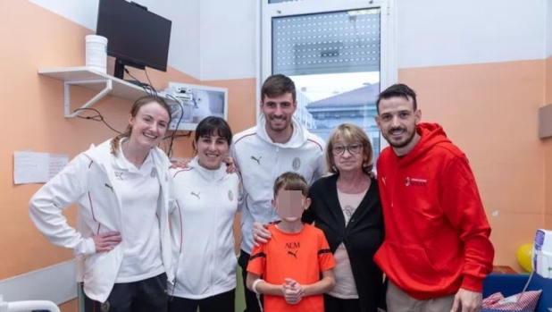 Milan, Gabbia e Florenzi fanno visita ai bambini dell'Ospedale Policlinico di Milano