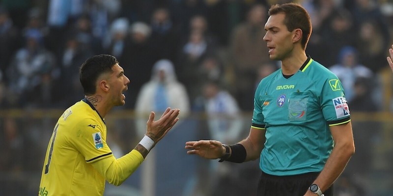 Moviola Parma-Lazio: giornata no per Zufferli, l'arbitro va in tilt 1 Moviola Parma-Lazio: giornata no per Zufferli, l'arbitro va in tilt