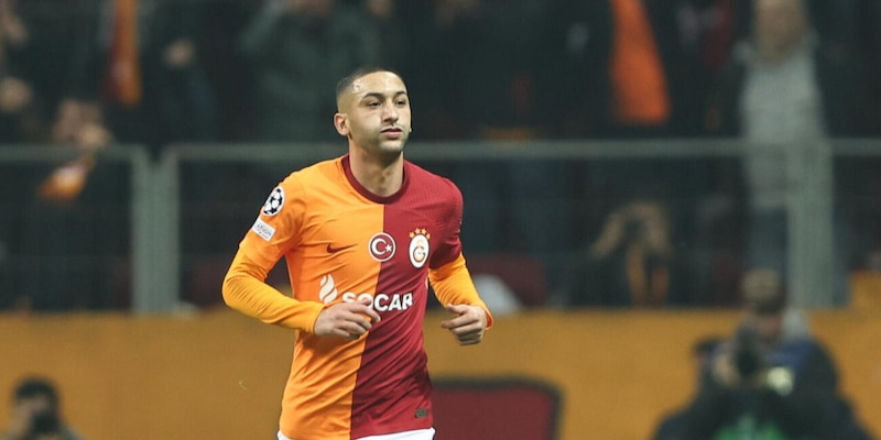 Ziyech vuole scappare dal Galatasaray: “Mai visto un tecnico cosi scarso, a gennaio me ne vado”