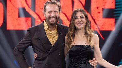 Jovanotti a Belve e la pipì con Berlusconi: "Facciamola così o il Milan perde"