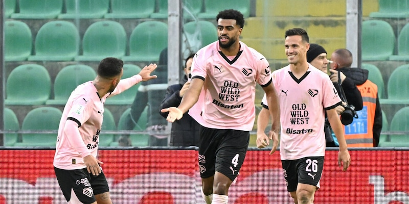 Palermo, lampo playoff: 2-0 allo Spezia. Il Frosinone sfata il tabù Stirpe