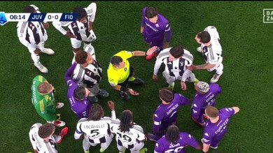 Vlahovic, insulti razzisti dal settore ospiti: Juve-Fiorentina si ferma