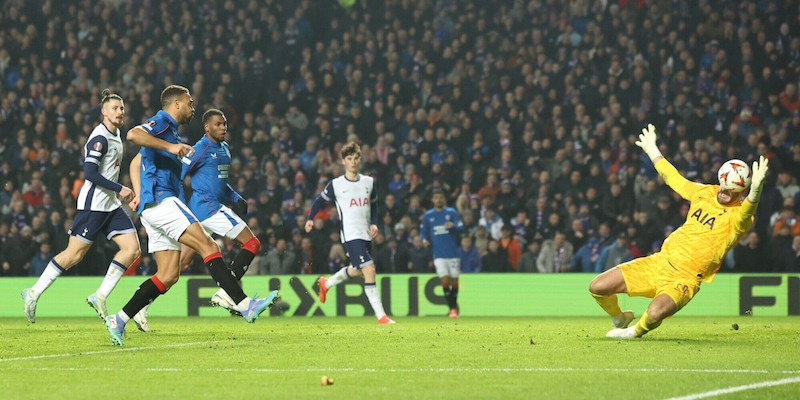 Europa League: Hojlund salva Onana e lo United, pari tra Rangers e Tottenham