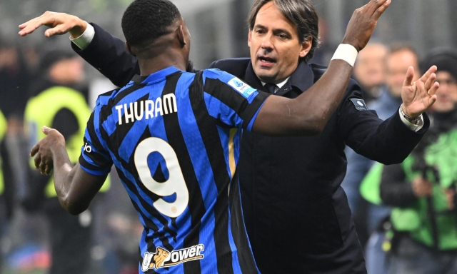 Inzaghi: "Thuram? Gli dico sempre di attaccare il primo palo. Barella straordinario" 1 Inzaghi: "Thuram? Gli dico sempre di attaccare il primo palo. Barella straordinario"
