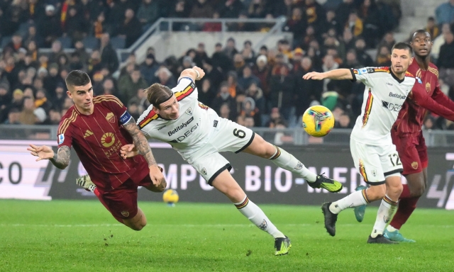 La Roma cala il poker, prima vittoria per Ranieri: il Lecce dura solo un tempo 1 La Roma cala il poker, prima vittoria per Ranieri: il Lecce dura solo un tempo
