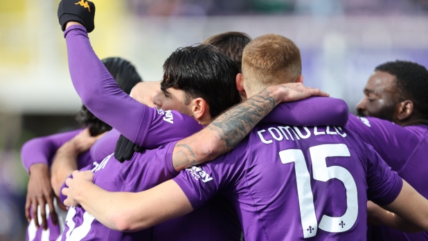 Cataldi-gol, Cagliari al tappeto: la Fiorentina aggancia l'Inter in classifica