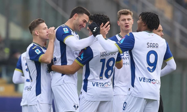 Gol e spettacolo a Parma: il Verona di Zanetti ne segna tre e riparte dopo quattro ko 1 Gol e spettacolo a Parma: il Verona di Zanetti ne segna tre e riparte dopo quattro ko
