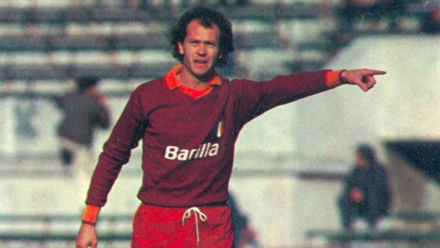 Un gol, un mago, un viaggio: 40 anni fa l'ultima recita giallorossa del Divino 1 Un gol, un mago, un viaggio: 40 anni fa l'ultima recita giallorossa del Divino