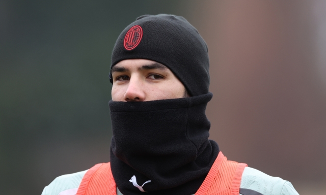 L'agente di Hernandez a Casa Milan: "Theo vuole rimanere. La panchina? Massimo rispetto" 1 L'agente di Hernandez a Casa Milan: "Theo vuole rimanere. La panchina? Massimo rispetto"