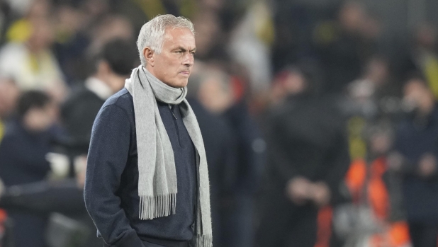 Mourinho rivuole i suoi gioielli. Il Fenerbahce ci prova per Son, Zalewski e punta Felix 1 Mourinho rivuole i suoi gioielli. Il Fenerbahce ci prova per Son, Zalewski e punta Felix