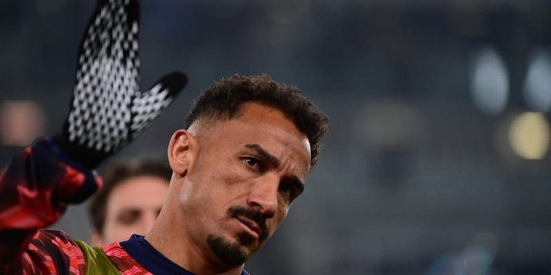 Danilo in partenza, la frecciata alla Juve: "Non servivo? Chiedete a qualcun altro" 1 Danilo in partenza, la frecciata alla Juve: "Non servivo? Chiedete a qualcun altro"