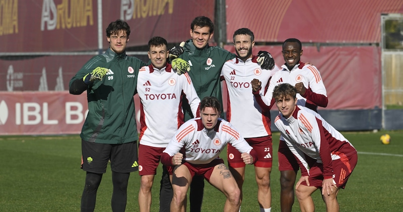 Roma, convocato Marcaccini: chi è il terzo portiere nella lista contro l'Az Alkmaar 1 Roma, convocato Marcaccini: chi è il terzo portiere nella lista contro l'Az Alkmaar