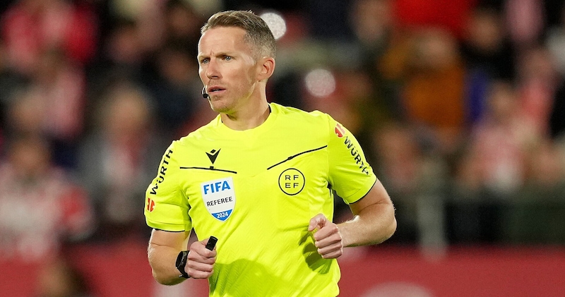 Champions League: gli arbitri di Inter e Milan per la settima giornata 1 Champions League: gli arbitri di Inter e Milan per la settima giornata
